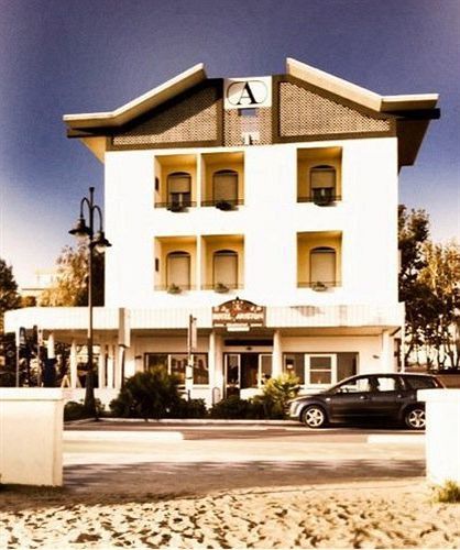 צ'סנטיקו Hotel Ariston מראה חיצוני תמונה